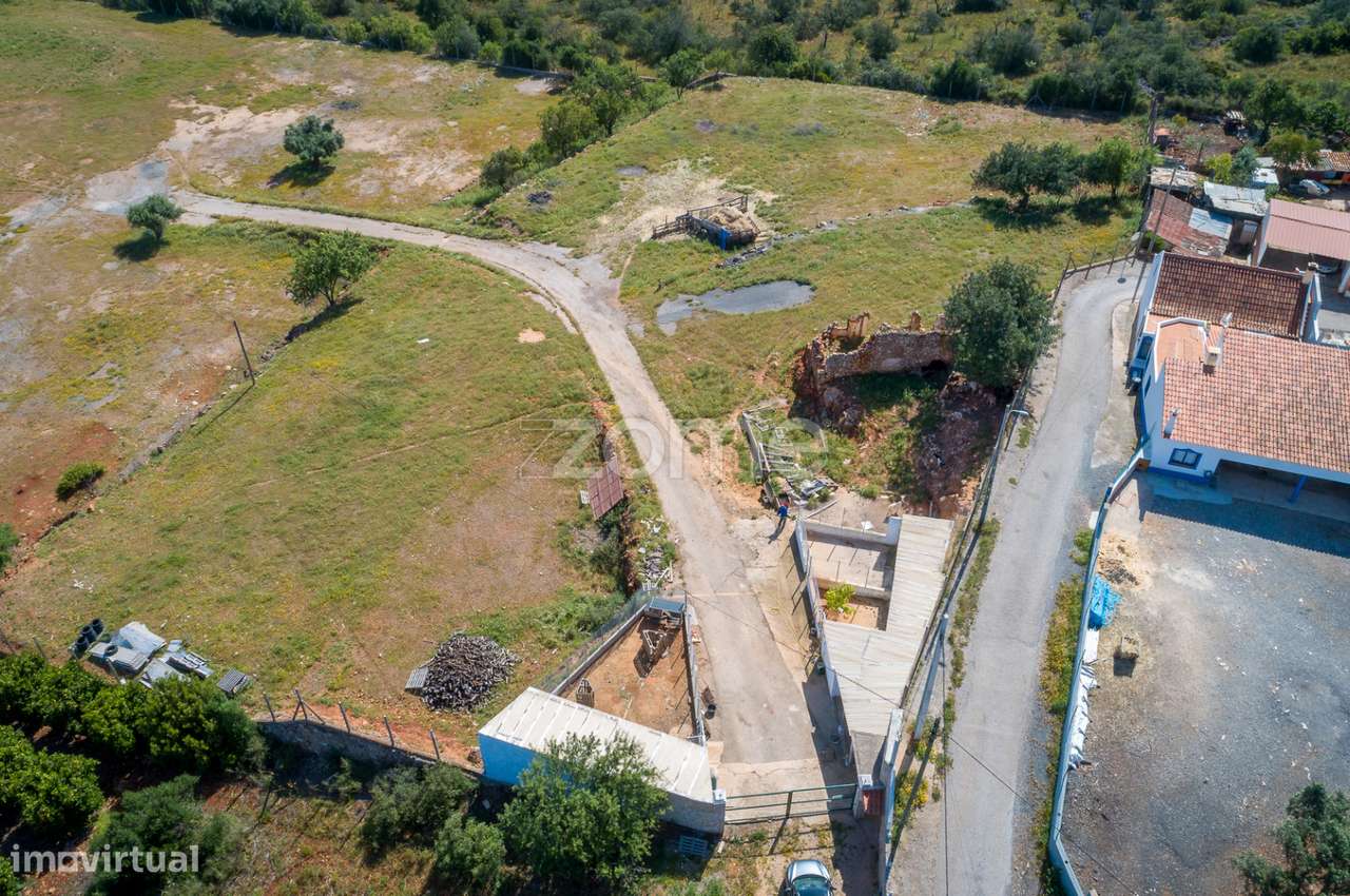 Terreno misto com 18.120m2 e Ruína em São Bartolomeu de Messines - Grande imagem: 4/18