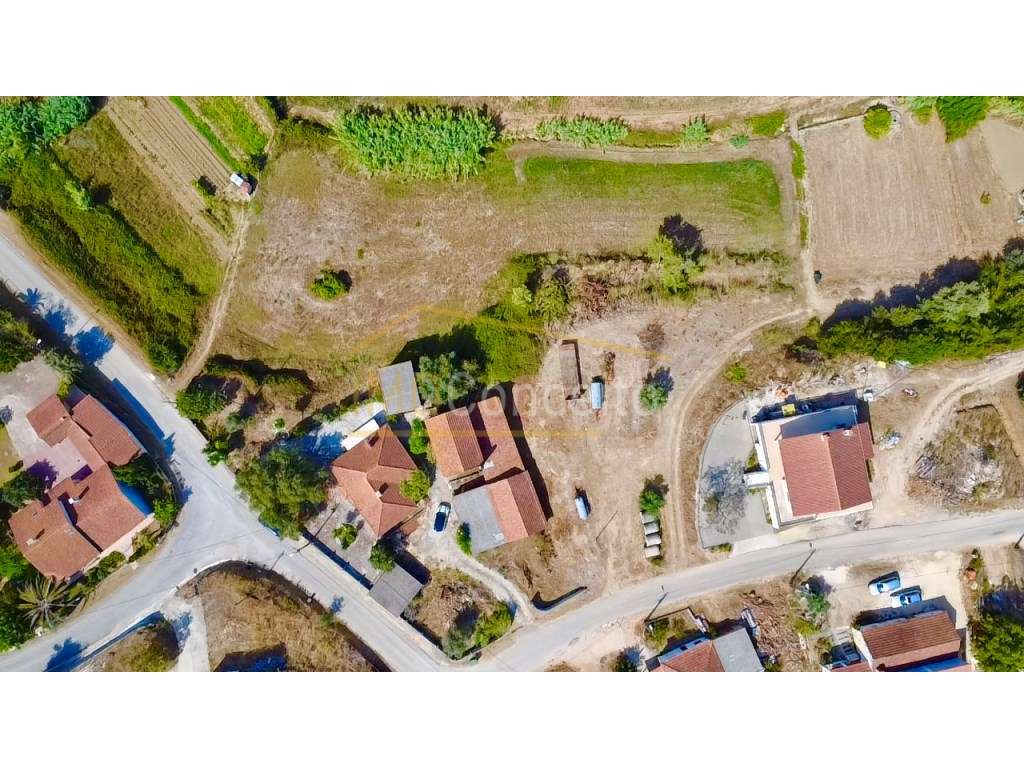 Moradia T3 em Porto Mendo - Tomar-30