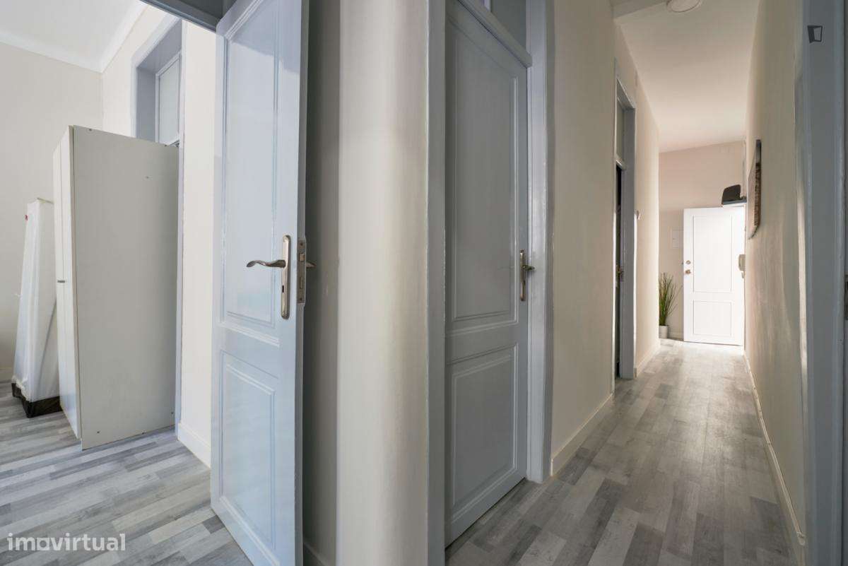 Quarto - localizado em Penha de França Lisbon - Grande imagem: 3/10