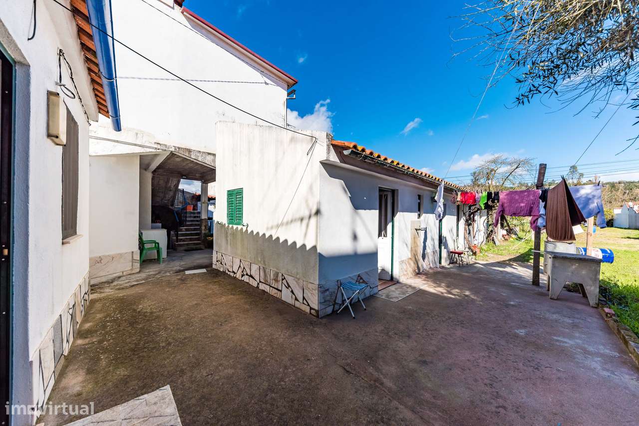 MORADIA T1 + ANEXOS E TERRENO | BEMPOSTA | ABRANTES-45