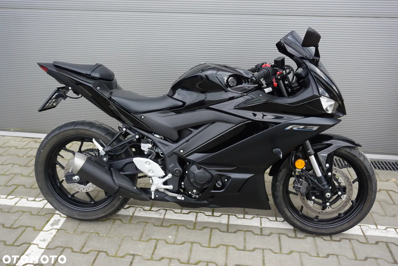 Yamaha R3 - 3