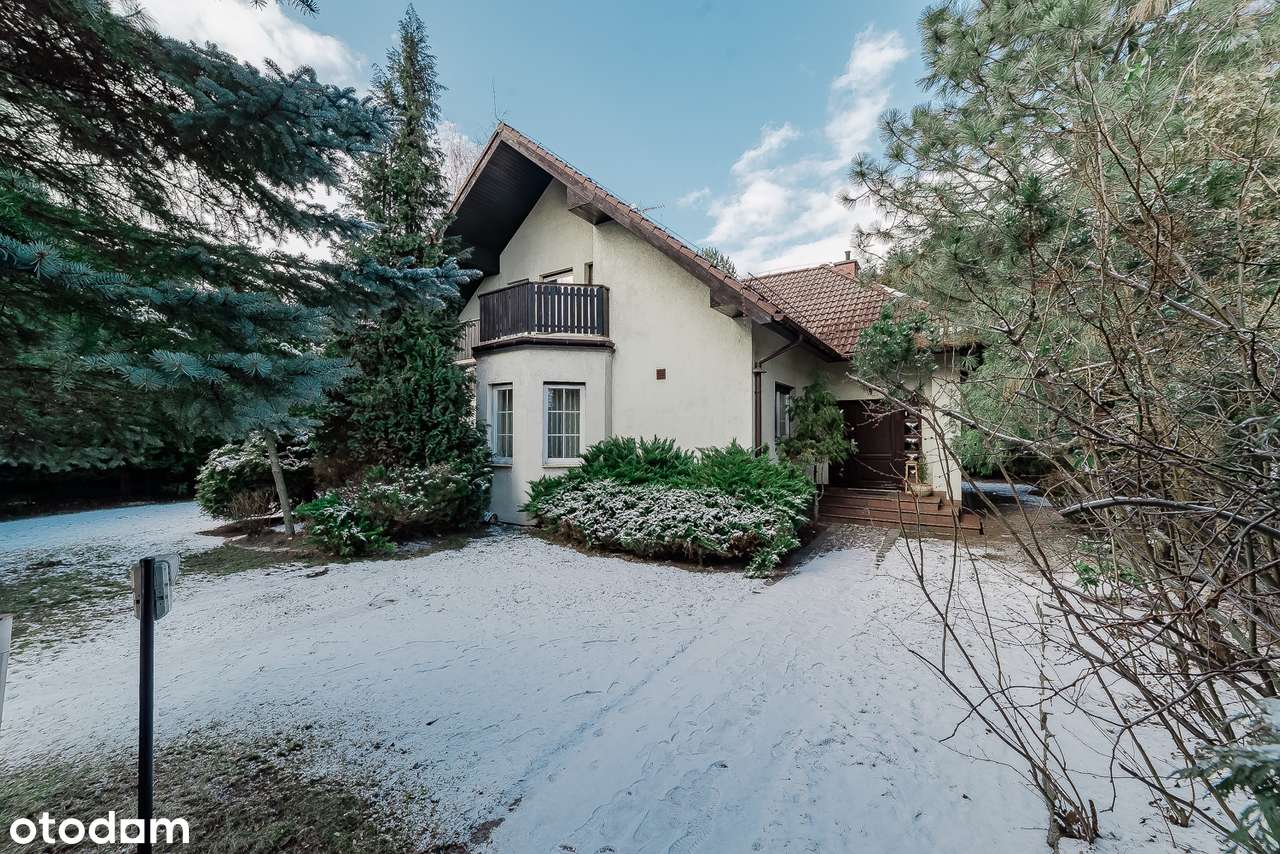 Katowice Podlesie. Reprezentacyjny dom w spokojnym miejscu-12