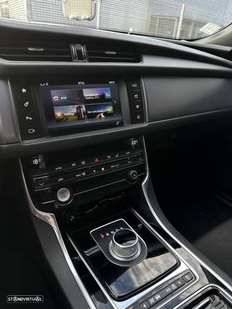 Jaguar XF 2.0 D R-Sport - 3