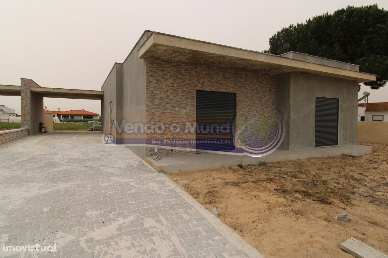 Moradia T3 em construção na Vila de Marinhais (M664)