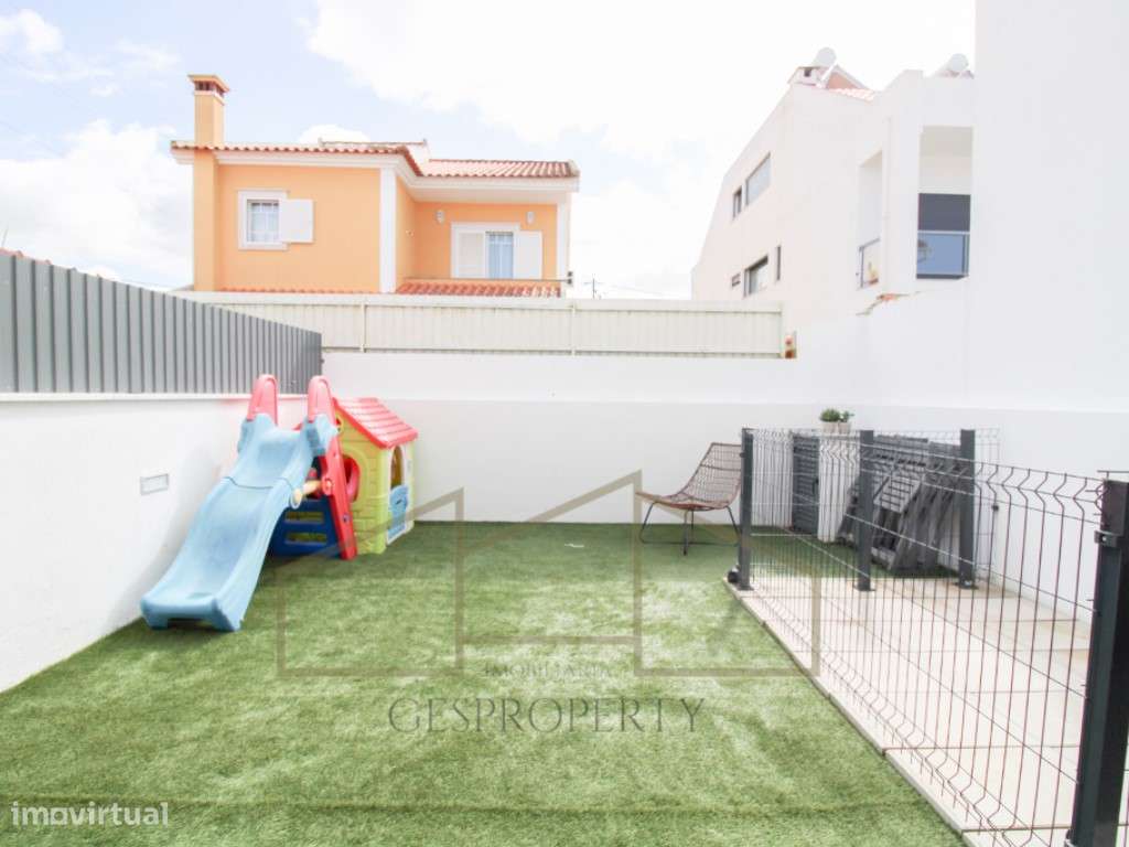 Moradia T3 nos Redondos, em Fernão Ferro-10