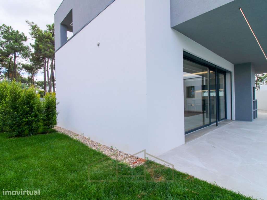 Moradia Isolada T3 com piscina pronta a escriturar na Aroeira-7