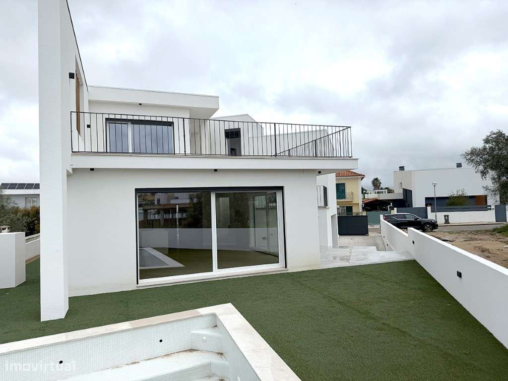 Moradia a Venda em Azeitão com Piscina e Jacuzzi Exterior - Grande imagem: 3/33