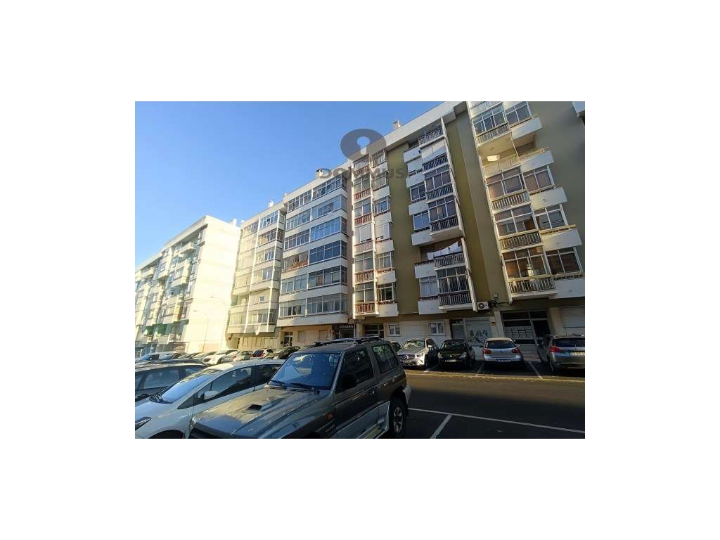 Apartamento T2 na Figueirinha ( Oeiras ) totalmente Remodelado-27