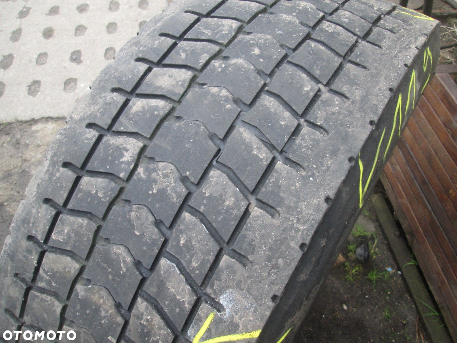 Opona ciężarowa 295/60R22.5 Bridgestone - 2