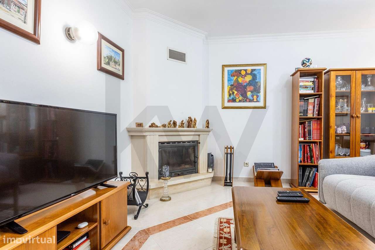 T3 com Varandas, Lareira e Arrecadação | São Marcos - Grande imagem: 2/27