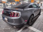 Ford Mustang 5.0 V8 GT - 6