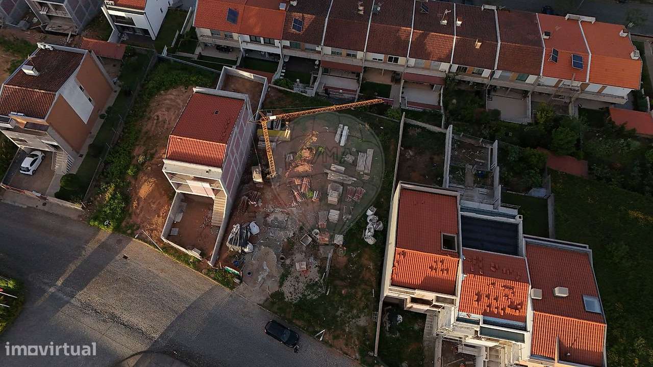 Terreno para Moradia c/ Projeto Totalmente Aprovado Pronto a Construir-0