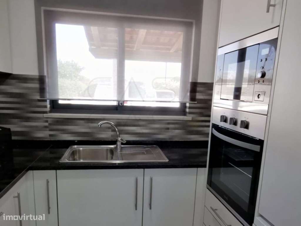 Moradia térrea com logradouro, piscina e estacionamento em Grândola-24