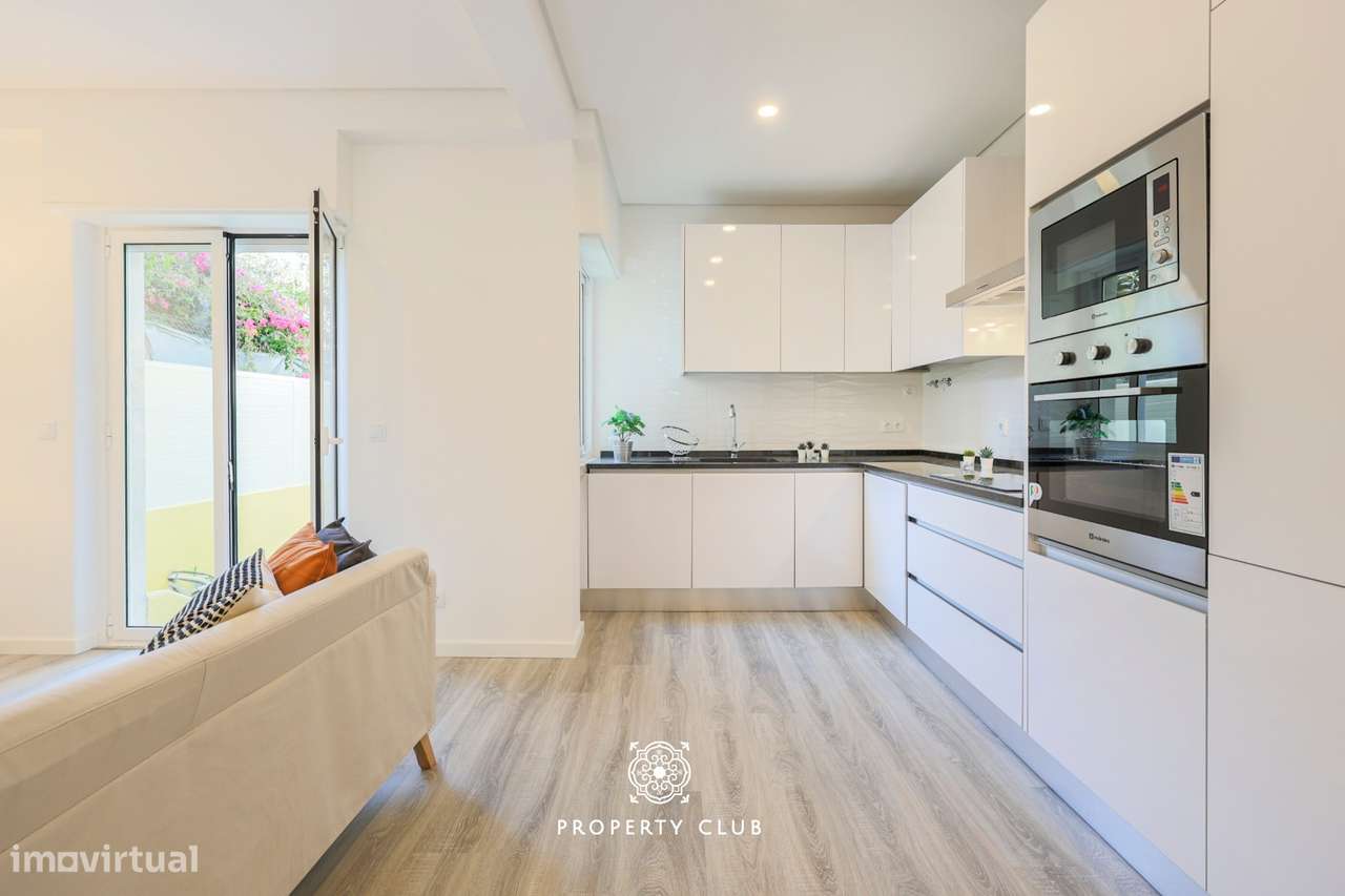 Apartamento T3 em fase de remodelação em Queluz-7