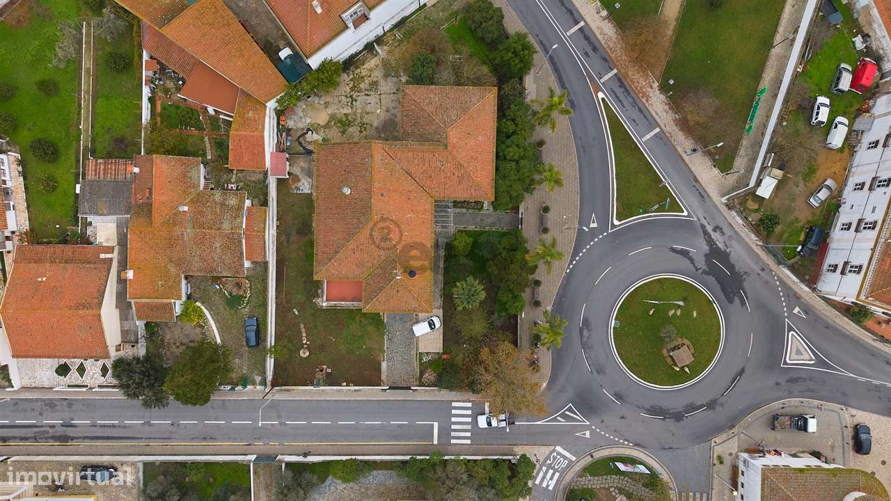 Moradia Senhorial com 16 divisões com Arrumos e Jardim, centro - Grande imagem: 5/60
