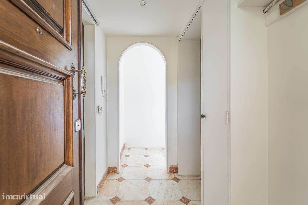 Apartamento T1 com Vista Mar – Arcadas do Estoril, Av. Aida-7