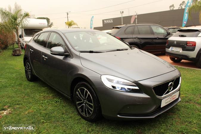 Volvo V40 2.0 D2 Momentum Geartronic - 4