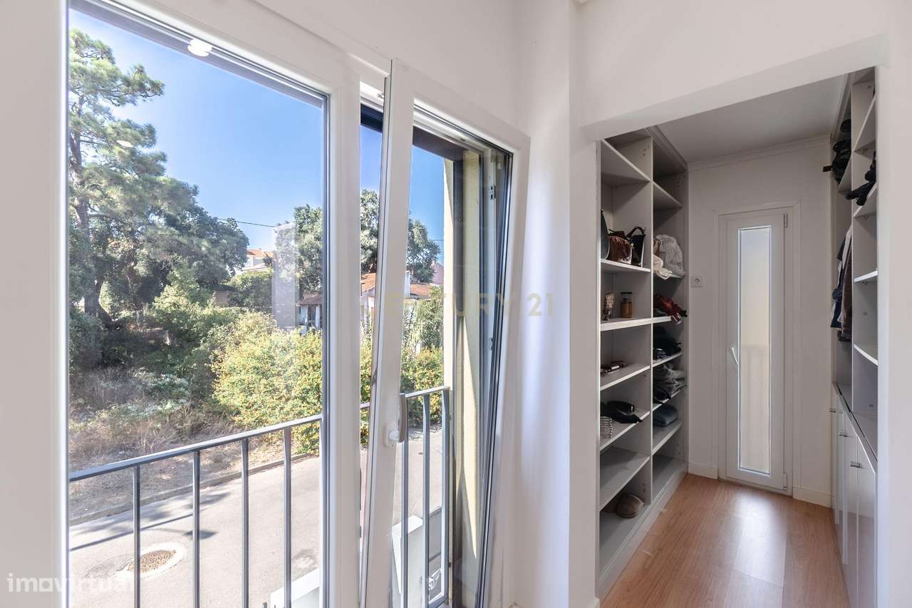 Moradia T3 + 2 com Piscina - Foros de Amora-16