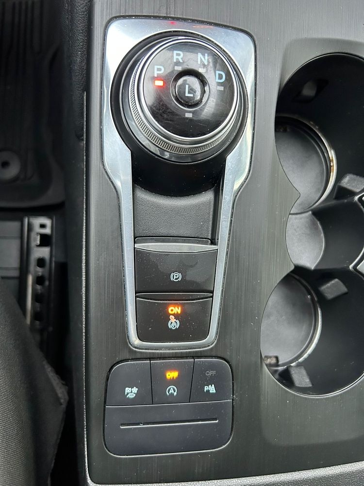 Ford Kuga - foto 13