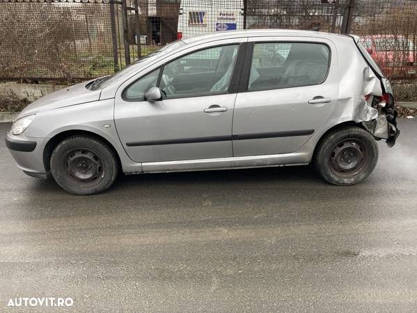 Dezmembrez Peugeot 307 1.4 HDI 2003 8HZ 50KW - 2