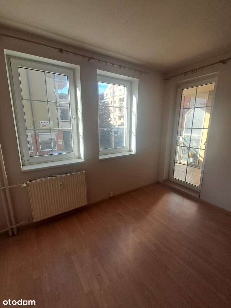 Mieszkanie o powierzchni 45.92m2, balkon, wysoki parter, Os. Korczak-2