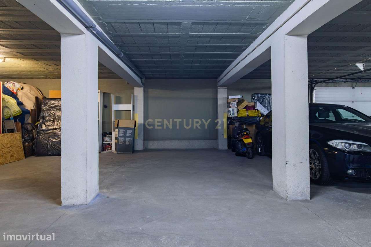 Apartamento T2 Remodelado | Pataias | Garagem e Sótão-17