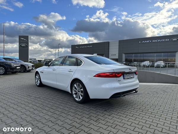 Jaguar XF 2.0 i4D Prestige - 4