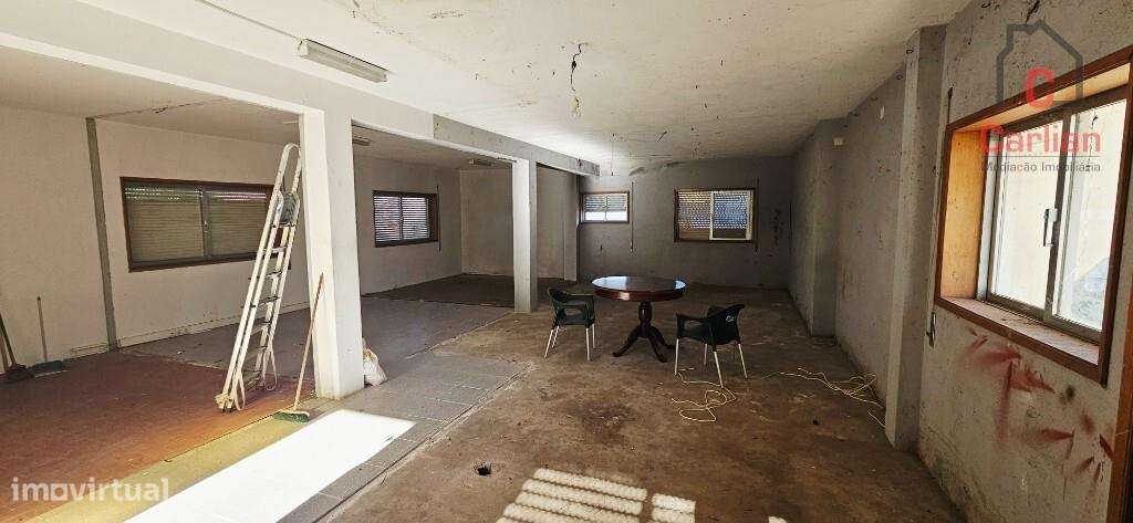 CONJUNTO DE 2 MORADIAS EM GULPILHARES-19