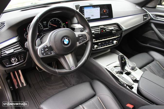 BMW M550d xDrive Auto - 16