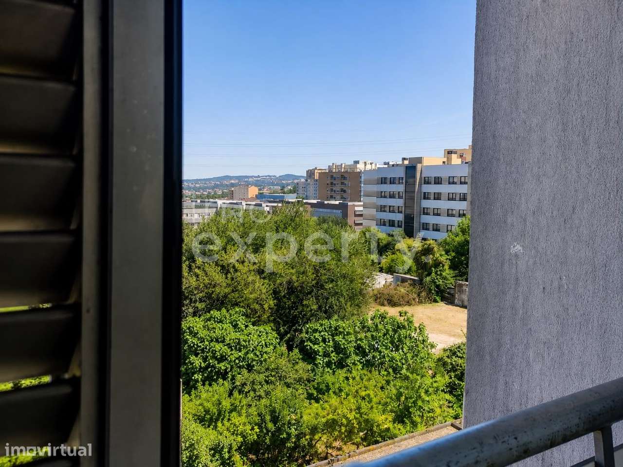 Apartamento T3 com garagem na Maia, Porto-17