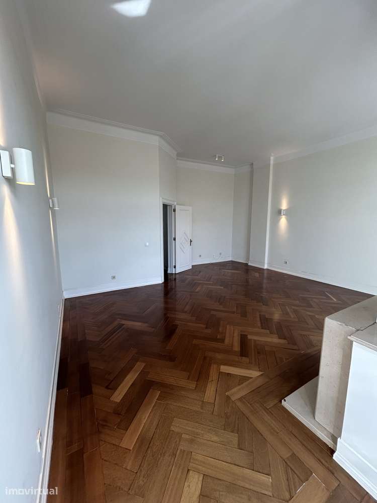 Chiado apartment with private parking - Grande imagem: 5/23