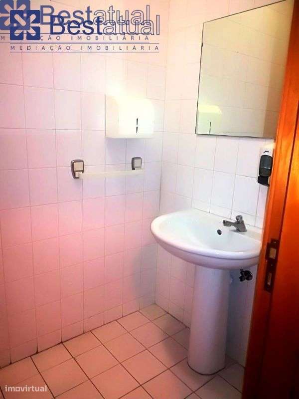 Café-Snack-Bar-300 m2-C/Possib. de Permuta-Marquês Sá da Bandeira-13