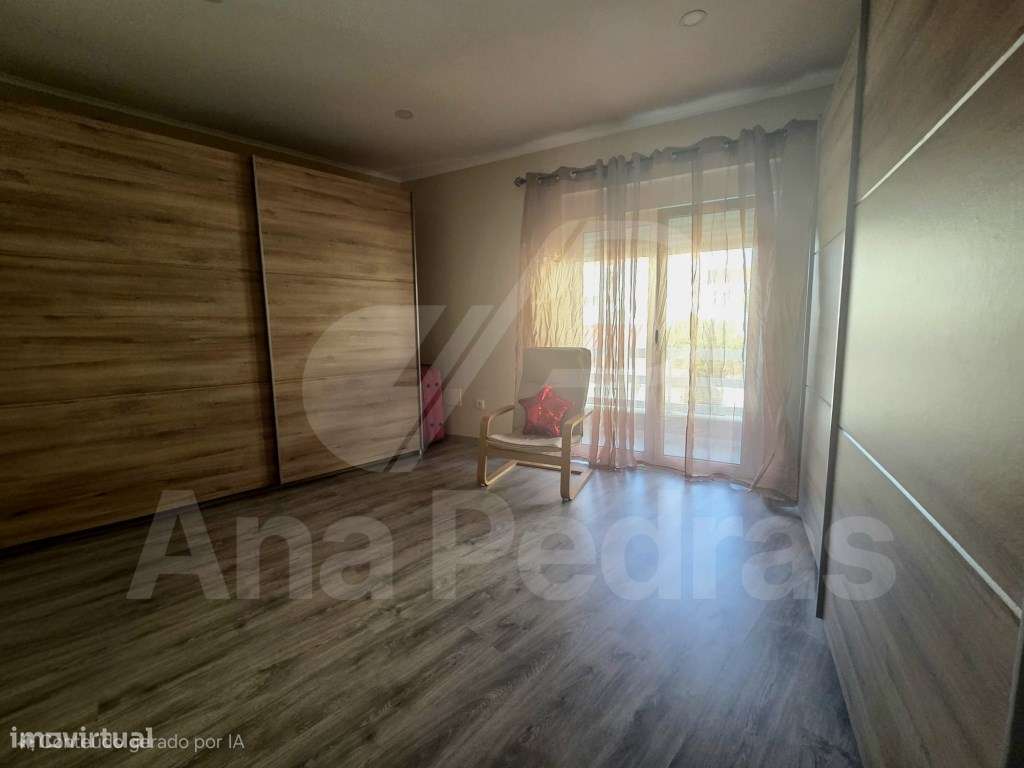 Moradia Bi-Familiar Totalmente Remodelada com Logradouro e Elevado ...-21