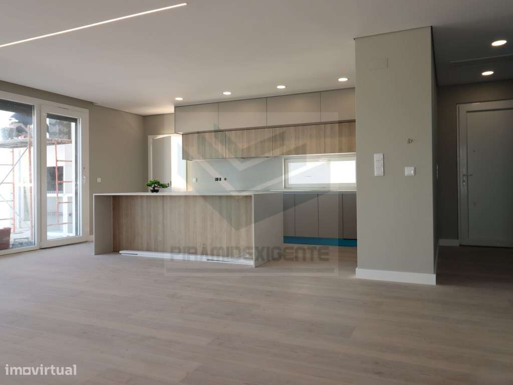 Moradia Isolada NOVA! Piscina Lavandaria Boas Áreas, Azeitão-10