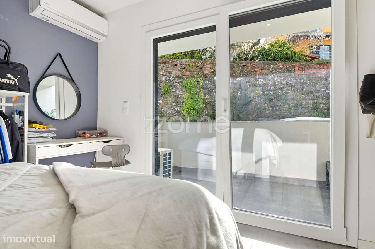 Moradia T5 localizada em Ramada, Odivelas-21
