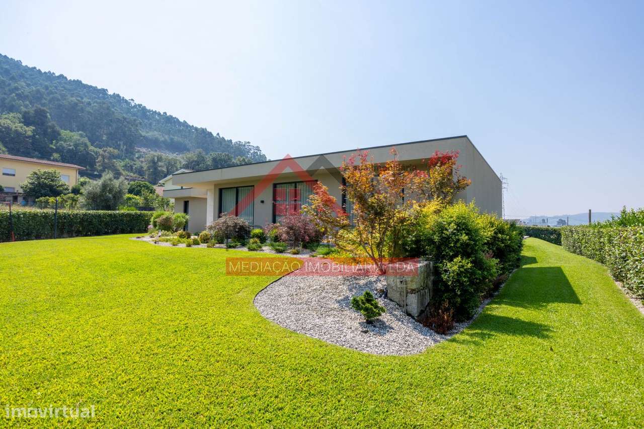 Moradia Térrea T3+1 S. Miguel do Couto Santo Tirso-8