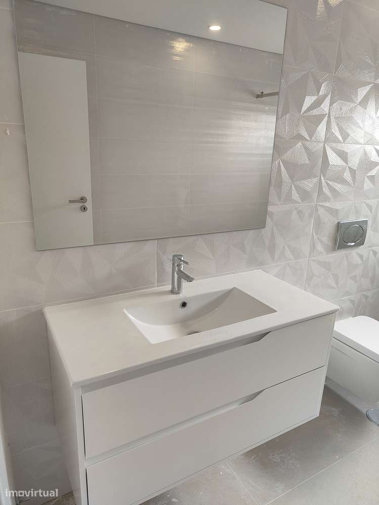 Oferta 1% do valor de aquisição - Moradia T2 com Piscina e Garagem-40