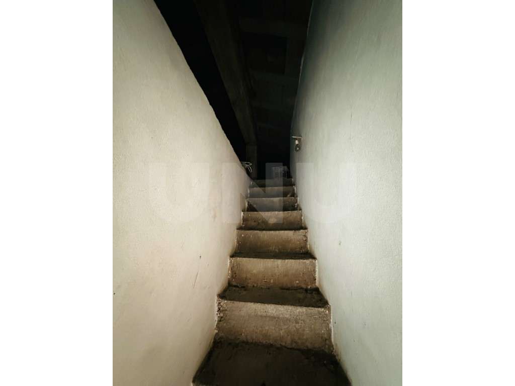 Moradia Espaçosa com Terreno e Potencial de Investimento - Atalaia,...-33