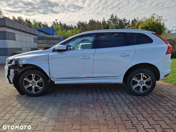 Volvo XC 60 D4 AWD Summum - 4