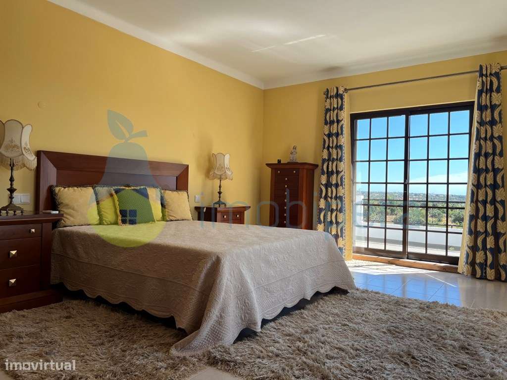 SOBERBA MORADIA T6 COM CASA DE HOSPEDES EM ANEXO-52