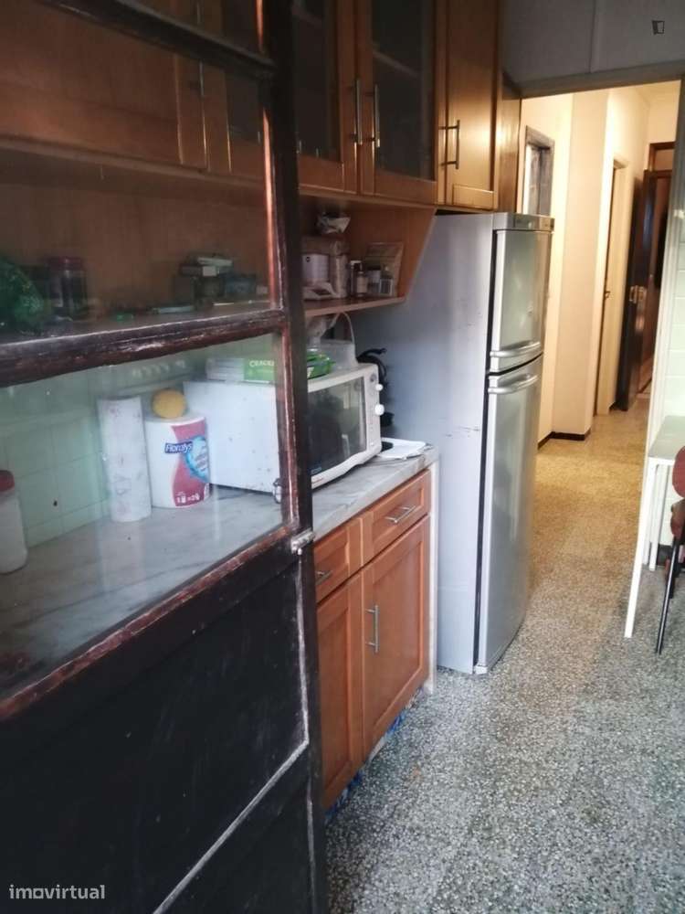 Quarto - localizado em Lisbon - Grande imagem: 4/6