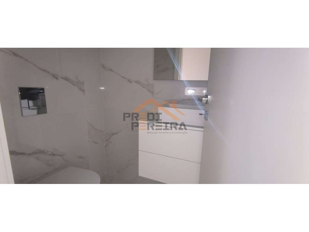 Última fração disponível!
T3 de luxo, com terraço e uma box, inser...-11