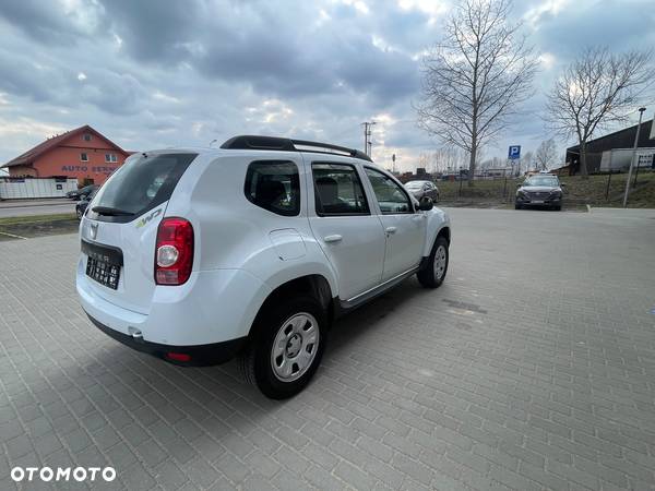 Dacia Duster 1.6 16V 4x4 - 11