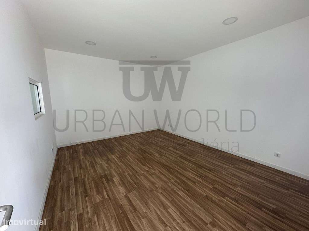 Armazém Industrial, Venda do Pinheiro - Mafra, 400 m2-4