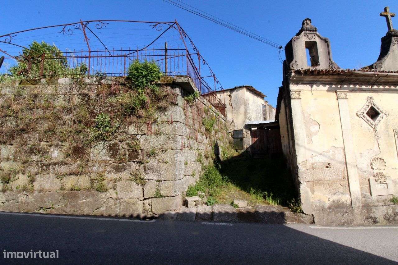 Moradia Centenária para Reconstrução - Grande imagem: 5/13