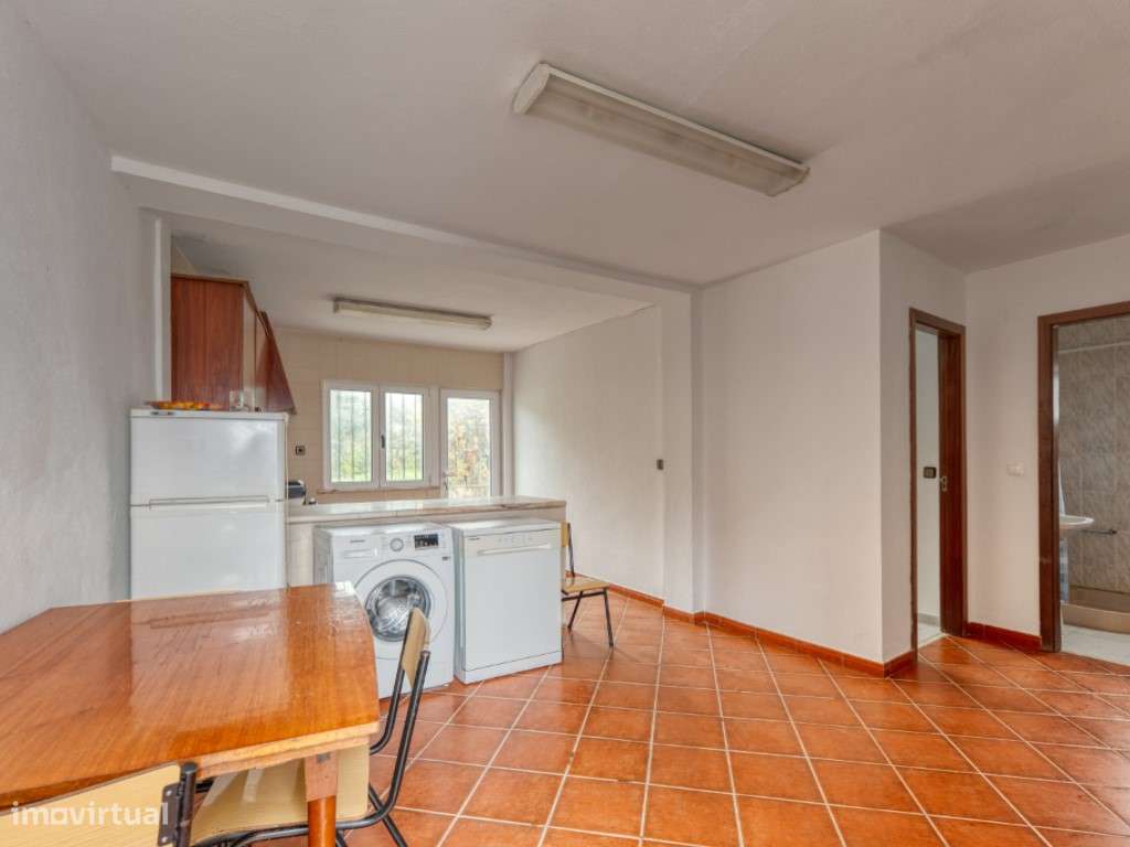 Moradia T4 com Quintal e Terraço, a Apenas 4 Minutos do Centro da V... - Grande imagem: 4/39