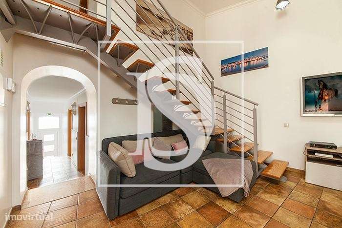 Charmosa moradia T5 c/ garagem-7