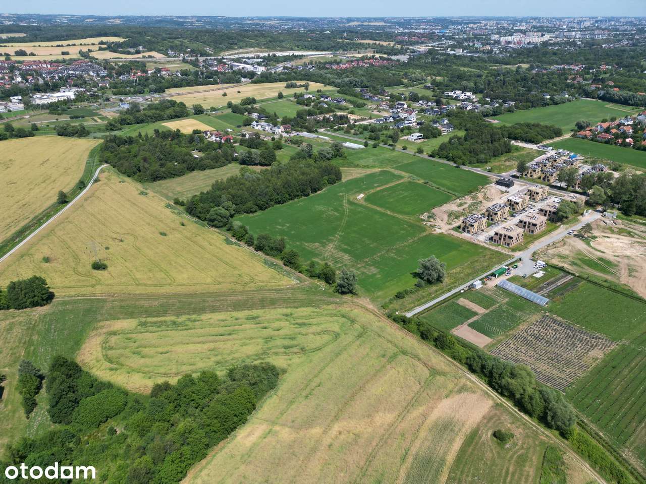 Działka komercyjna w spokojnej okolicy z mediami - Pełny obrazek: 2/9