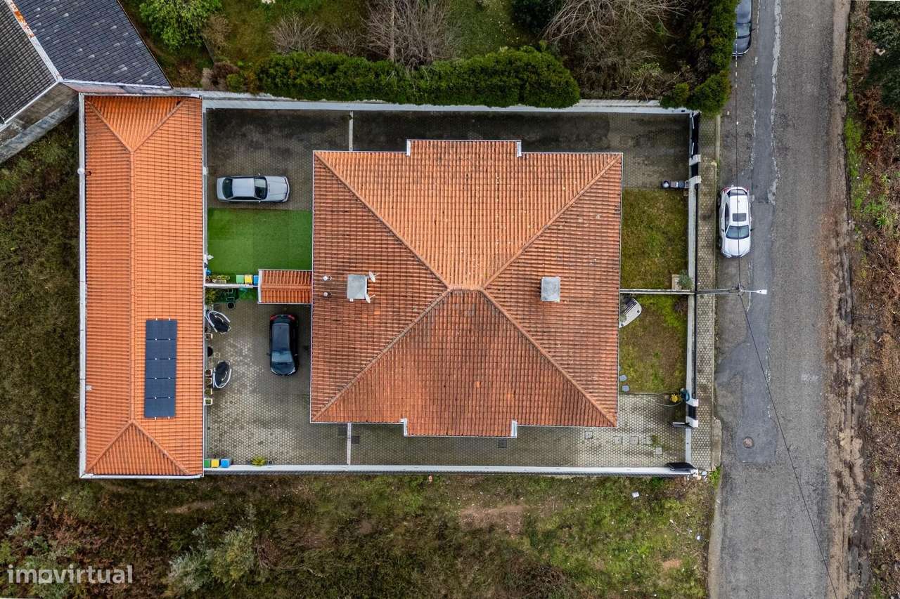 Moradia T3 de 3 Frentes em Sanfins – Santa Maria da Feira-26