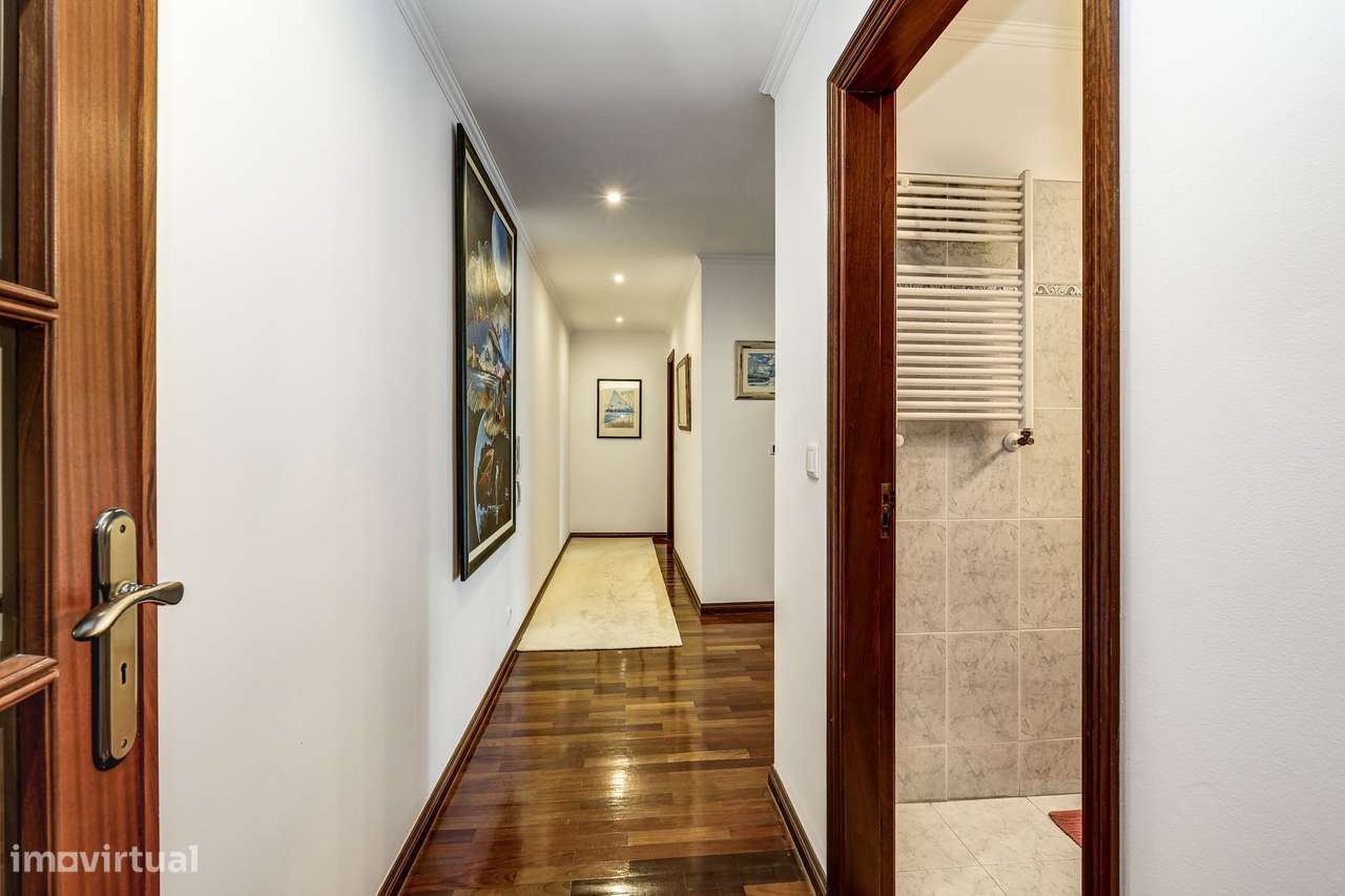 Elegante e confortável T3, com garagem fechada, em condomínio fechado-11
